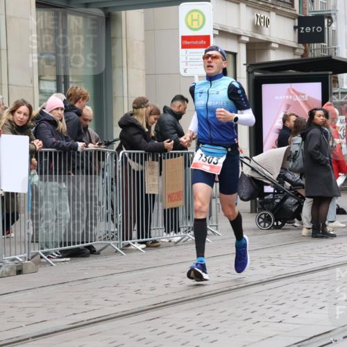 05.10.2025 - 20. swb-Marathon Bremen Strokosch-Dieckow http://msf.ph/oto/9293556 05.10.2025 12:46:01 Ziel 1303, 2682, 1303, 2682 meine-sportfotos.de