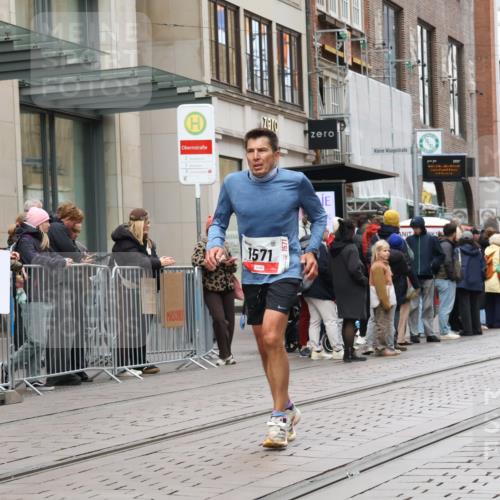 05.10.2025 - 20. swb-Marathon Bremen Strokosch-Dieckow http://msf.ph/oto/9293706 05.10.2025 12:46:40 Ziel 940, 1571, 6957, 7259, 8582, 940, 1571, 6957, 7259, 8582 meine-sportfotos.de