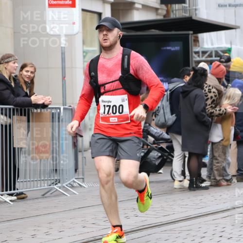 05.10.2025 - 20. swb-Marathon Bremen Strokosch-Dieckow http://msf.ph/oto/9293795 05.10.2025 12:47:09 Ziel 999, 1249, 1688, 1700, 6984, 9046, 999, 1249, 1688, 1700, 6984, 9046 meine-sportfotos.de