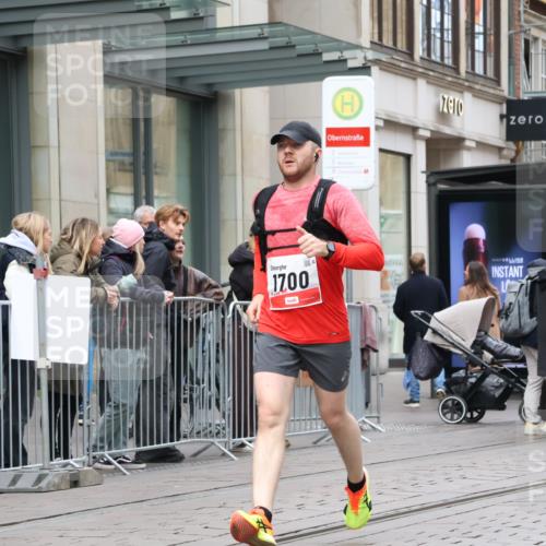 05.10.2025 - 20. swb-Marathon Bremen Strokosch-Dieckow http://msf.ph/oto/9293797 05.10.2025 12:47:09 Ziel 999, 1249, 1688, 1700, 6984, 9046, 999, 1249, 1688, 1700, 6984, 9046 meine-sportfotos.de