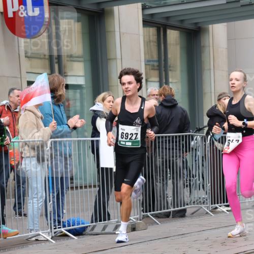 05.10.2025 - 20. swb-Marathon Bremen Strokosch-Dieckow http://msf.ph/oto/9293974 05.10.2025 12:48:11 Ziel 17, 62, 603, 618, 742, 1647, 5608, 6927, 17, 62, 603, 618, 742, 1647, 5608, 6927 meine-sportfotos.de