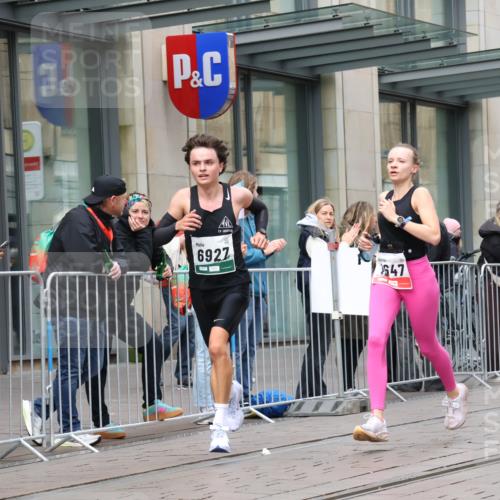 05.10.2025 - 20. swb-Marathon Bremen Strokosch-Dieckow http://msf.ph/oto/9293978 05.10.2025 12:48:11 Ziel 17, 62, 603, 618, 742, 1647, 5608, 6927, 17, 62, 603, 618, 742, 1647, 5608, 6927 meine-sportfotos.de