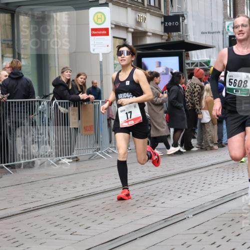 05.10.2025 - 20. swb-Marathon Bremen Strokosch-Dieckow http://msf.ph/oto/9293999 05.10.2025 12:48:14 Ziel 17, 62, 603, 618, 742, 871, 1647, 2133, 5608, 17, 62, 603, 618, 742, 871, 1647, 2133, 5608 meine-sportfotos.de