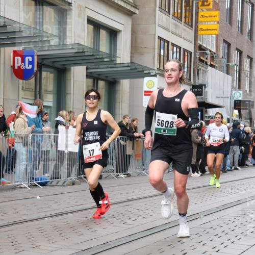 05.10.2025 - 20. swb-Marathon Bremen Strokosch-Dieckow http://msf.ph/oto/9294008 05.10.2025 12:48:15 Ziel 17, 62, 603, 618, 742, 871, 1647, 2133, 5608, 17, 62, 603, 618, 742, 871, 1647, 2133, 5608 meine-sportfotos.de