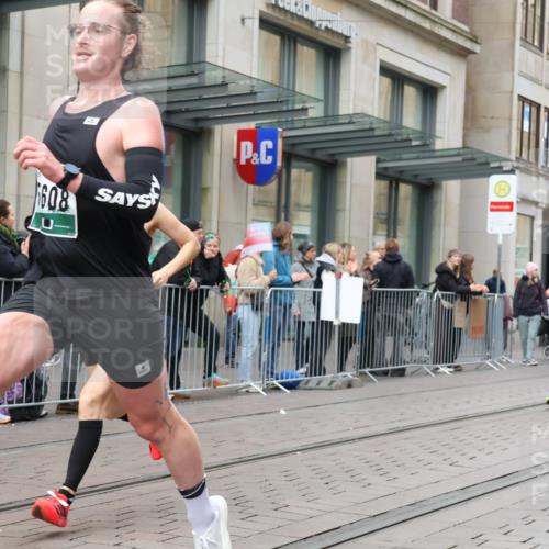 05.10.2025 - 20. swb-Marathon Bremen Strokosch-Dieckow http://msf.ph/oto/9294015 05.10.2025 12:48:15 Ziel 17, 62, 603, 618, 742, 871, 1647, 2133, 5608, 17, 62, 603, 618, 742, 871, 1647, 2133, 5608 meine-sportfotos.de