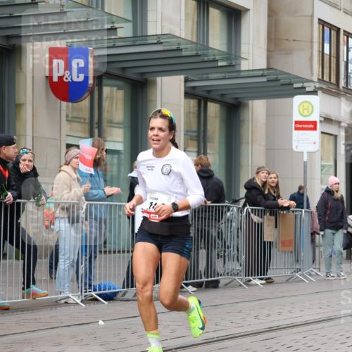 05.10.2025 - 20. swb-Marathon Bremen Strokosch-Dieckow http://msf.ph/oto/9294027 05.10.2025 12:48:17 Ziel 17, 62, 603, 742, 871, 1647, 2133, 3552, 5608, 17, 62, 603, 742, 871, 1647, 2133, 3552, 5608 meine-sportfotos.de