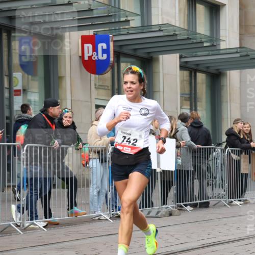 05.10.2025 - 20. swb-Marathon Bremen Strokosch-Dieckow http://msf.ph/oto/9294030 05.10.2025 12:48:17 Ziel 17, 62, 603, 742, 871, 1647, 2133, 3552, 5608, 17, 62, 603, 742, 871, 1647, 2133, 3552, 5608 meine-sportfotos.de