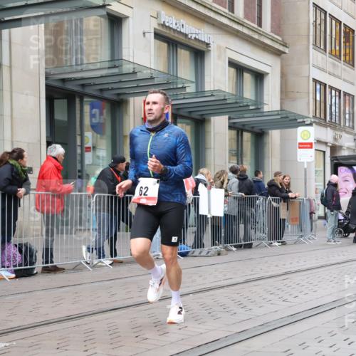 05.10.2025 - 20. swb-Marathon Bremen Strokosch-Dieckow http://msf.ph/oto/9294056 05.10.2025 12:48:23 Ziel 62, 603, 742, 871, 1293, 2133, 3552, 62, 603, 742, 871, 1293, 2133, 3552 meine-sportfotos.de