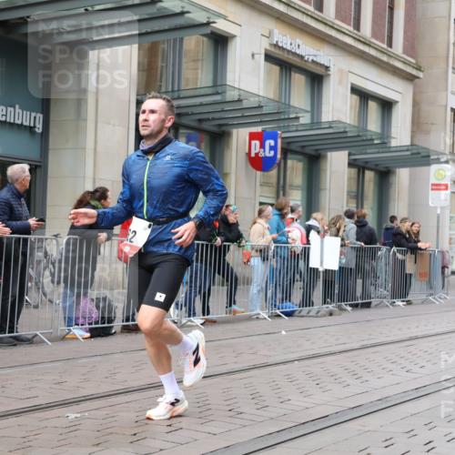 05.10.2025 - 20. swb-Marathon Bremen Strokosch-Dieckow http://msf.ph/oto/9294058 05.10.2025 12:48:23 Ziel 62, 603, 742, 871, 1293, 2133, 3552, 62, 603, 742, 871, 1293, 2133, 3552 meine-sportfotos.de