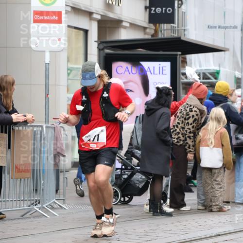 05.10.2025 - 20. swb-Marathon Bremen Strokosch-Dieckow http://msf.ph/oto/9294064 05.10.2025 12:48:26 Ziel 62, 603, 742, 871, 1293, 2133, 3552, 62, 603, 742, 871, 1293, 2133, 3552 meine-sportfotos.de