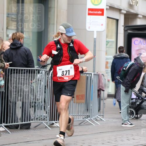 05.10.2025 - 20. swb-Marathon Bremen Strokosch-Dieckow http://msf.ph/oto/9294068 05.10.2025 12:48:26 Ziel 62, 603, 742, 871, 1293, 2133, 3552, 62, 603, 742, 871, 1293, 2133, 3552 meine-sportfotos.de