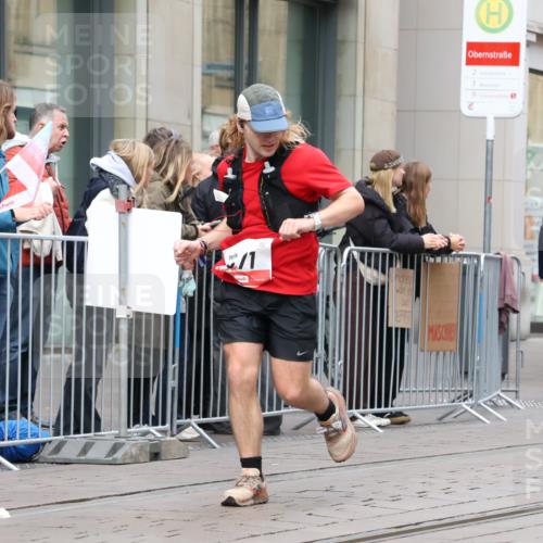 05.10.2025 - 20. swb-Marathon Bremen Strokosch-Dieckow http://msf.ph/oto/9294072 05.10.2025 12:48:27 Ziel 62, 603, 742, 871, 1293, 2133, 3552, 62, 603, 742, 871, 1293, 2133, 3552 meine-sportfotos.de