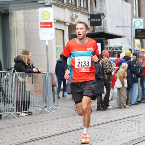 05.10.2025 - 20. swb-Marathon Bremen Strokosch-Dieckow http://msf.ph/oto/9294090 05.10.2025 12:48:30 Ziel 871, 1293, 2133, 3552, 871, 1293, 2133, 3552 meine-sportfotos.de