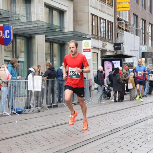05.10.2025 - 20. swb-Marathon Bremen Strokosch-Dieckow http://msf.ph/oto/9294106 05.10.2025 12:48:38 Ziel 566, 1293, 2133, 3552, 566, 1293, 2133, 3552 meine-sportfotos.de