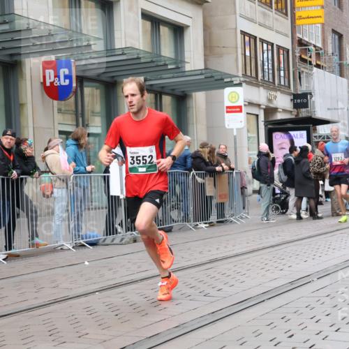 05.10.2025 - 20. swb-Marathon Bremen Strokosch-Dieckow http://msf.ph/oto/9294108 05.10.2025 12:48:38 Ziel 566, 1293, 2133, 3552, 566, 1293, 2133, 3552 meine-sportfotos.de