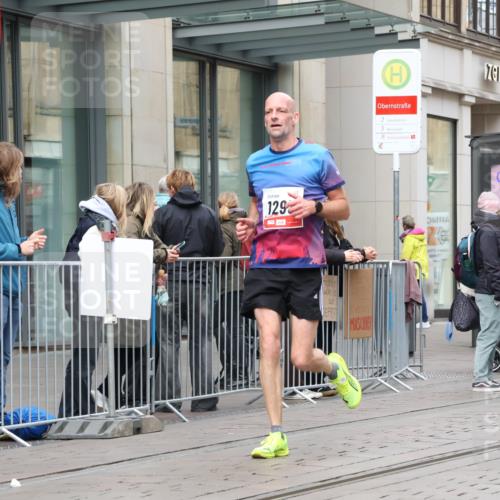05.10.2025 - 20. swb-Marathon Bremen Strokosch-Dieckow http://msf.ph/oto/9294120 05.10.2025 12:48:40 Ziel 566, 1293, 3552, 566, 1293, 3552 meine-sportfotos.de