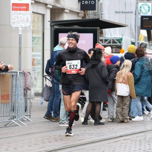 05.10.2025 - 20. swb-Marathon Bremen Strokosch-Dieckow http://msf.ph/oto/9294149 05.10.2025 12:49:02 Ziel 566, 632, 8321, 566, 632, 8321 meine-sportfotos.de