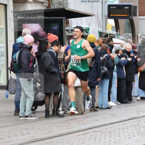 05.10.2025 - 20. swb-Marathon Bremen Strokosch-Dieckow http://msf.ph/oto/9294173 05.10.2025 12:49:13 Ziel 632, 2838, 8321, 632, 2838, 8321 meine-sportfotos.de