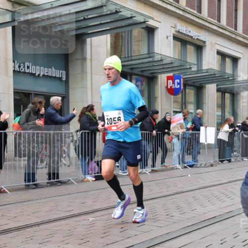 05.10.2025 - 20. swb-Marathon Bremen Strokosch-Dieckow http://msf.ph/oto/9294258 05.10.2025 12:49:58 Ziel 141, 1617, 2033, 2054, 2056, 8613, 141, 1617, 2033, 2054, 2056, 8613 meine-sportfotos.de