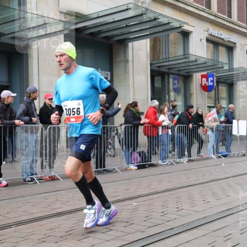 05.10.2025 - 20. swb-Marathon Bremen Strokosch-Dieckow http://msf.ph/oto/9294261 05.10.2025 12:49:58 Ziel 141, 1617, 2033, 2054, 2056, 8613, 141, 1617, 2033, 2054, 2056, 8613 meine-sportfotos.de