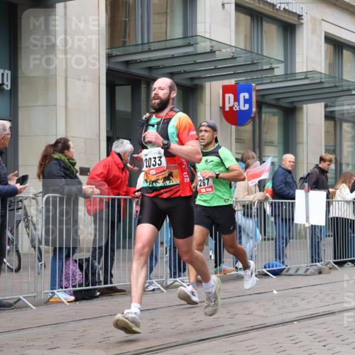 05.10.2025 - 20. swb-Marathon Bremen Strokosch-Dieckow http://msf.ph/oto/9294283 05.10.2025 12:50:20 Ziel 363, 664, 908, 2033, 2267, 3891, 7854, 363, 664, 908, 2033, 2267, 3891, 7854 meine-sportfotos.de