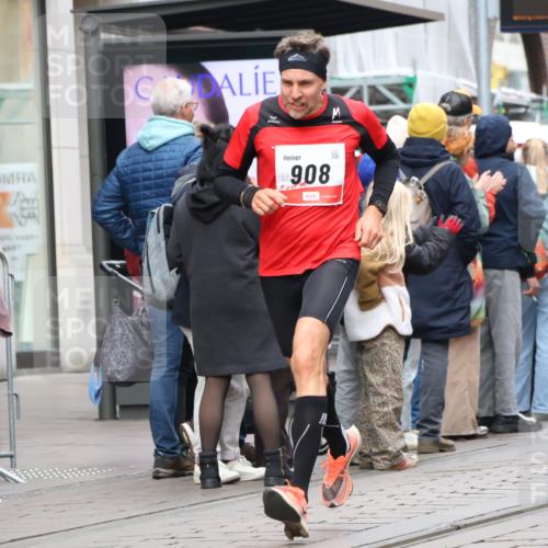 05.10.2025 - 20. swb-Marathon Bremen Strokosch-Dieckow http://msf.ph/oto/9294325 05.10.2025 12:50:36 Ziel 426, 569, 746, 908, 1063, 1070, 1372, 1928, 2253, 3198, 3891, 7854, 426, 569, 746, 908, 1063, 1070, 1372, 1928, 2253, 3198, 3891, 7854 meine-sportfotos.de
