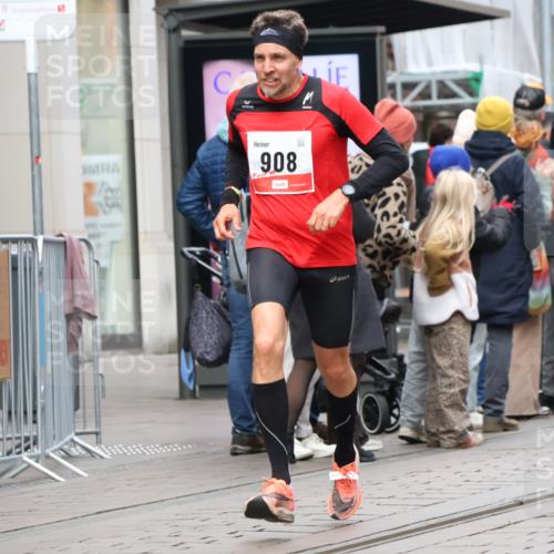 05.10.2025 - 20. swb-Marathon Bremen Strokosch-Dieckow http://msf.ph/oto/9294329 05.10.2025 12:50:36 Ziel 426, 569, 746, 908, 1063, 1070, 1372, 1928, 2253, 3198, 3891, 7854, 426, 569, 746, 908, 1063, 1070, 1372, 1928, 2253, 3198, 3891, 7854 meine-sportfotos.de