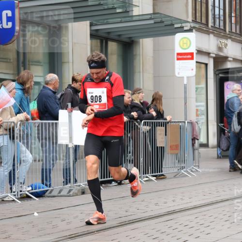05.10.2025 - 20. swb-Marathon Bremen Strokosch-Dieckow http://msf.ph/oto/9294345 05.10.2025 12:50:38 Ziel 426, 569, 746, 908, 1063, 1070, 1372, 1928, 2253, 3198, 3891, 7854, 426, 569, 746, 908, 1063, 1070, 1372, 1928, 2253, 3198, 3891, 7854 meine-sportfotos.de