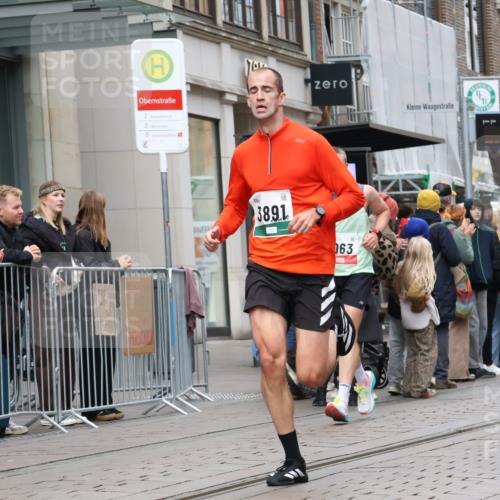 05.10.2025 - 20. swb-Marathon Bremen Strokosch-Dieckow http://msf.ph/oto/9294351 05.10.2025 12:50:39 Ziel 426, 569, 746, 908, 1063, 1070, 1372, 1928, 2253, 3198, 3891, 7854, 426, 569, 746, 908, 1063, 1070, 1372, 1928, 2253, 3198, 3891, 7854 meine-sportfotos.de