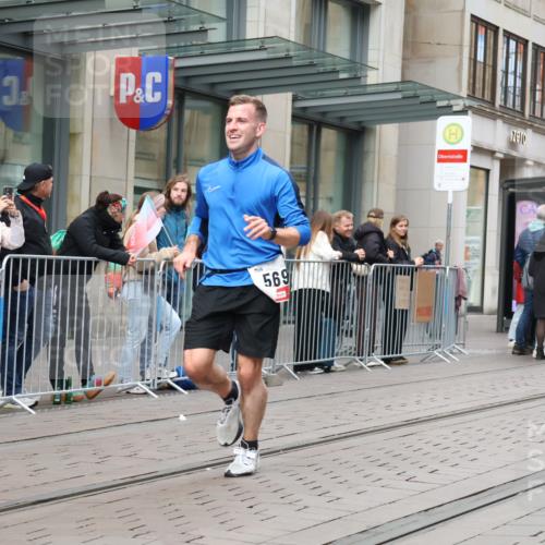 05.10.2025 - 20. swb-Marathon Bremen Strokosch-Dieckow http://msf.ph/oto/9294416 05.10.2025 12:50:45 Ziel 426, 569, 746, 908, 1063, 1070, 1372, 1928, 2253, 3198, 426, 569, 746, 908, 1063, 1070, 1372, 1928, 2253, 3198 meine-sportfotos.de