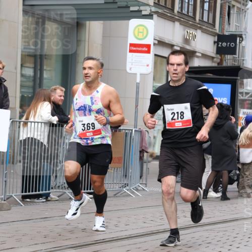 05.10.2025 - 20. swb-Marathon Bremen Strokosch-Dieckow http://msf.ph/oto/9294529 05.10.2025 12:51:07 Ziel 218, 369, 938, 1339, 1494, 1814, 1913, 5625, 8099, 218, 369, 938, 1339, 1494, 1814, 1913, 5625, 8099 meine-sportfotos.de