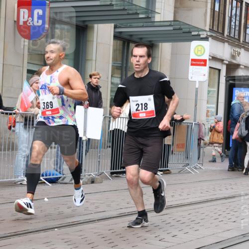 05.10.2025 - 20. swb-Marathon Bremen Strokosch-Dieckow http://msf.ph/oto/9294541 05.10.2025 12:51:07 Ziel 218, 369, 938, 1339, 1494, 1814, 1913, 5625, 8099, 218, 369, 938, 1339, 1494, 1814, 1913, 5625, 8099 meine-sportfotos.de