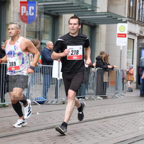 05.10.2025 - 20. swb-Marathon Bremen Strokosch-Dieckow http://msf.ph/oto/9294545 05.10.2025 12:51:08 Ziel 218, 369, 938, 1339, 1494, 1814, 1913, 5625, 8099, 218, 369, 938, 1339, 1494, 1814, 1913, 5625, 8099 meine-sportfotos.de