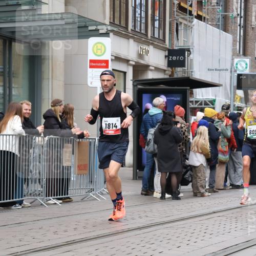 05.10.2025 - 20. swb-Marathon Bremen Strokosch-Dieckow http://msf.ph/oto/9294614 05.10.2025 12:51:17 Ziel 938, 1494, 1814, 1913, 5536, 5582, 8099, 938, 1494, 1814, 1913, 5536, 5582, 8099 meine-sportfotos.de