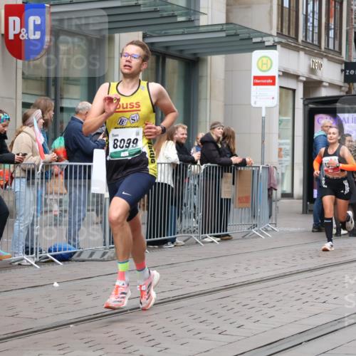 05.10.2025 - 20. swb-Marathon Bremen Strokosch-Dieckow http://msf.ph/oto/9294635 05.10.2025 12:51:19 Ziel 938, 1494, 1814, 1913, 5536, 5582, 8099, 938, 1494, 1814, 1913, 5536, 5582, 8099 meine-sportfotos.de
