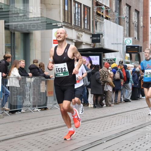 05.10.2025 - 20. swb-Marathon Bremen Strokosch-Dieckow http://msf.ph/oto/9294668 05.10.2025 12:51:33 Ziel 419, 838, 1565, 5536, 5582, 419, 838, 1565, 5536, 5582 meine-sportfotos.de