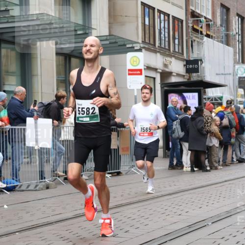 05.10.2025 - 20. swb-Marathon Bremen Strokosch-Dieckow http://msf.ph/oto/9294672 05.10.2025 12:51:34 Ziel 419, 838, 1360, 1565, 5423, 5536, 5582, 419, 838, 1360, 1565, 5423, 5536, 5582 meine-sportfotos.de