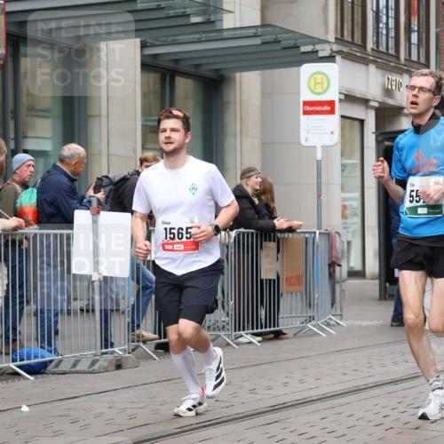 05.10.2025 - 20. swb-Marathon Bremen Strokosch-Dieckow http://msf.ph/oto/9294688 05.10.2025 12:51:35 Ziel 419, 838, 1360, 1565, 5423, 5536, 5582, 419, 838, 1360, 1565, 5423, 5536, 5582 meine-sportfotos.de