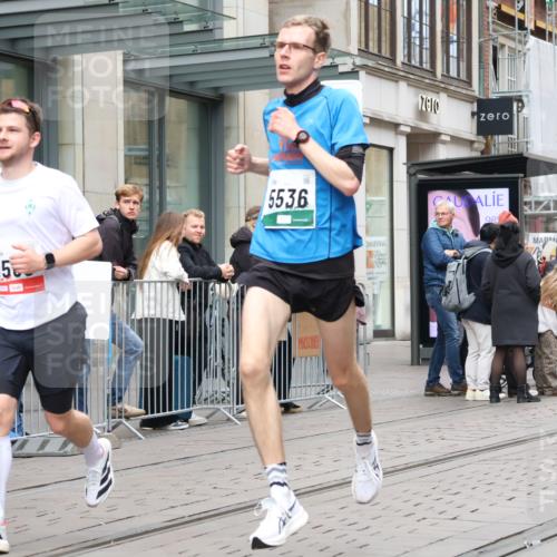 05.10.2025 - 20. swb-Marathon Bremen Strokosch-Dieckow http://msf.ph/oto/9294695 05.10.2025 12:51:35 Ziel 419, 838, 1360, 1565, 5423, 5536, 5582, 419, 838, 1360, 1565, 5423, 5536, 5582 meine-sportfotos.de
