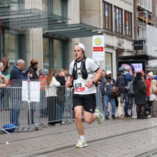 05.10.2025 - 20. swb-Marathon Bremen Strokosch-Dieckow http://msf.ph/oto/9294757 05.10.2025 12:51:47 Ziel 838, 900, 1034, 1360, 5423, 9080, 838, 900, 1034, 1360, 5423, 9080 meine-sportfotos.de