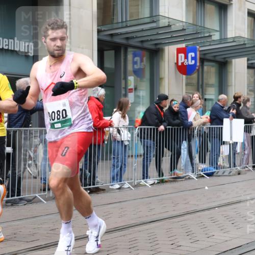 05.10.2025 - 20. swb-Marathon Bremen Strokosch-Dieckow http://msf.ph/oto/9294829 05.10.2025 12:51:59 Ziel 900, 1000, 1034, 1360, 2000, 5423, 9080, 900, 1000, 1034, 1360, 2000, 5423, 9080 meine-sportfotos.de