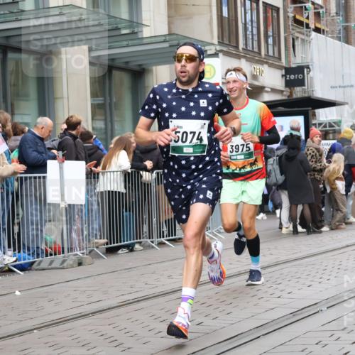 05.10.2025 - 20. swb-Marathon Bremen Strokosch-Dieckow http://msf.ph/oto/9295012 05.10.2025 12:53:15 Ziel 650, 925, 1221, 1665, 2940, 3975, 5074, 8341, 650, 925, 1221, 1665, 2940, 3975, 5074, 8341 meine-sportfotos.de