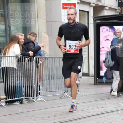 05.10.2025 - 20. swb-Marathon Bremen Strokosch-Dieckow http://msf.ph/oto/9295151 05.10.2025 12:53:52 Ziel 870, 993, 1640, 1889, 9082, 870, 993, 1640, 1889, 9082 meine-sportfotos.de