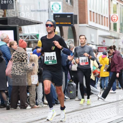 05.10.2025 - 20. swb-Marathon Bremen Strokosch-Dieckow http://msf.ph/oto/9295171 05.10.2025 12:54:00 Ziel 993, 1889, 2129, 9082, 993, 1889, 2129, 9082 meine-sportfotos.de