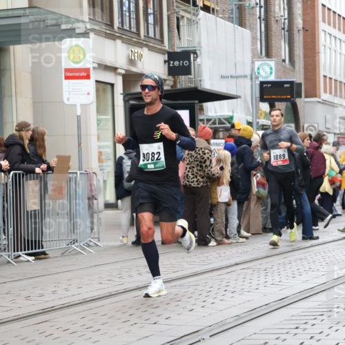 05.10.2025 - 20. swb-Marathon Bremen Strokosch-Dieckow http://msf.ph/oto/9295182 05.10.2025 12:54:01 Ziel 993, 1889, 2129, 9082, 993, 1889, 2129, 9082 meine-sportfotos.de