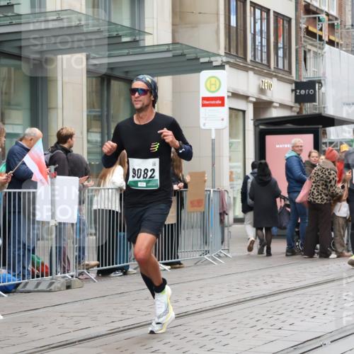 05.10.2025 - 20. swb-Marathon Bremen Strokosch-Dieckow http://msf.ph/oto/9295191 05.10.2025 12:54:02 Ziel 993, 1889, 2129, 5240, 9082, 993, 1889, 2129, 5240, 9082 meine-sportfotos.de