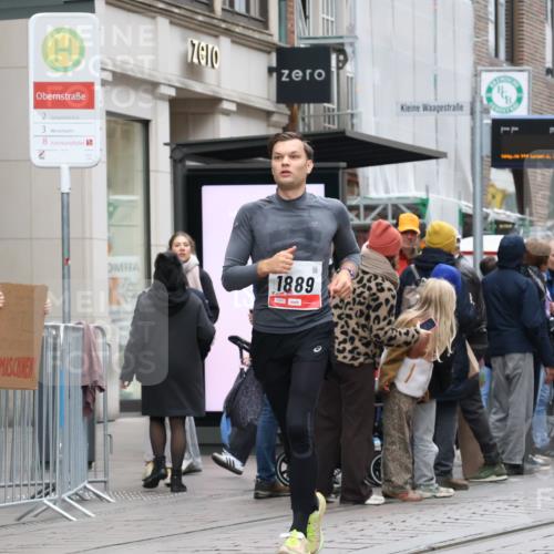 05.10.2025 - 20. swb-Marathon Bremen Strokosch-Dieckow http://msf.ph/oto/9295194 05.10.2025 12:54:03 Ziel 993, 1889, 2129, 5240, 9082, 993, 1889, 2129, 5240, 9082 meine-sportfotos.de