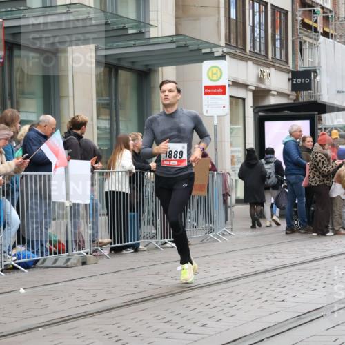 05.10.2025 - 20. swb-Marathon Bremen Strokosch-Dieckow http://msf.ph/oto/9295202 05.10.2025 12:54:04 Ziel 1889, 2129, 5240, 9082, 1889, 2129, 5240, 9082 meine-sportfotos.de