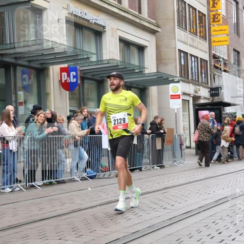 05.10.2025 - 20. swb-Marathon Bremen Strokosch-Dieckow http://msf.ph/oto/9295220 05.10.2025 12:54:13 Ziel 307, 343, 673, 1338, 1889, 2129, 5240, 307, 343, 673, 1338, 1889, 2129, 5240 meine-sportfotos.de