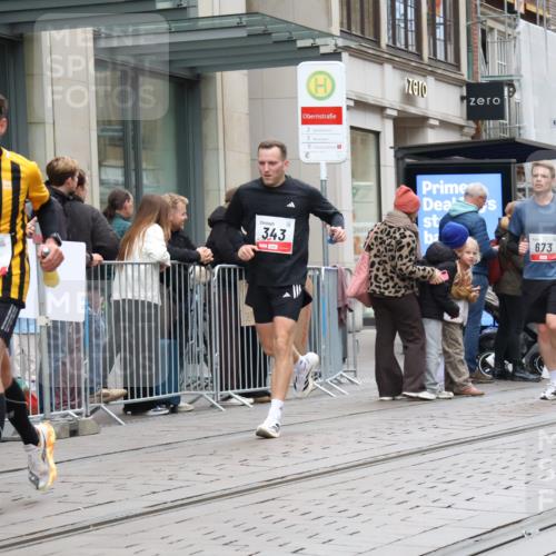 05.10.2025 - 20. swb-Marathon Bremen Strokosch-Dieckow http://msf.ph/oto/9295425 05.10.2025 12:54:26 Ziel 298, 307, 343, 508, 673, 1338, 1837, 1849, 5240, 7551, 7999, 298, 307, 343, 508, 673, 1338, 1837, 1849, 5240, 7551, 7999 meine-sportfotos.de